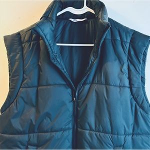 XS/S Black DSG Puffer Vest-Never Worn